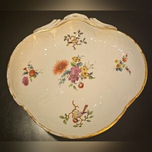 Early 19th Century Handpainted Coalport Porcelain Shell Dish